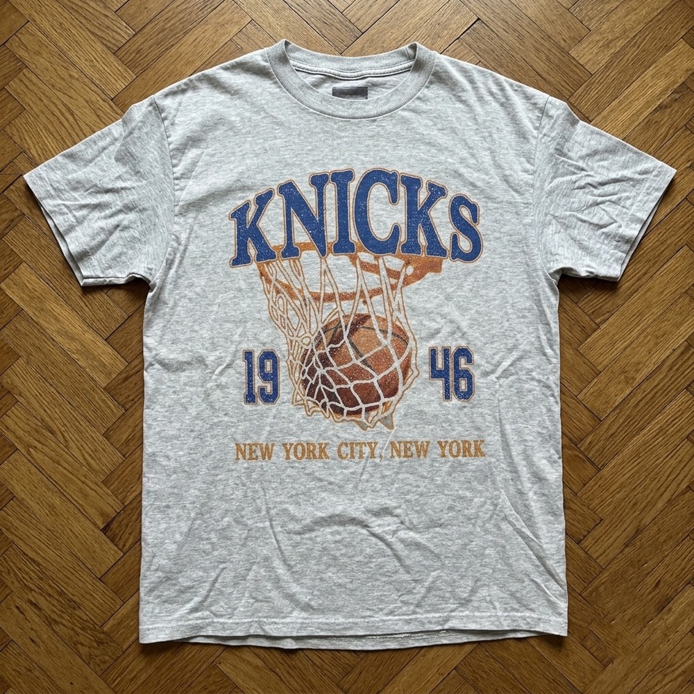Gildan Gray Knicks Graphic Tee with Blue and Orange Print